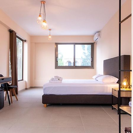 Mini Suites Near Athen'S Airport Free Shuttle From And To Athen'S Airport Spáta Eksteriør bilde