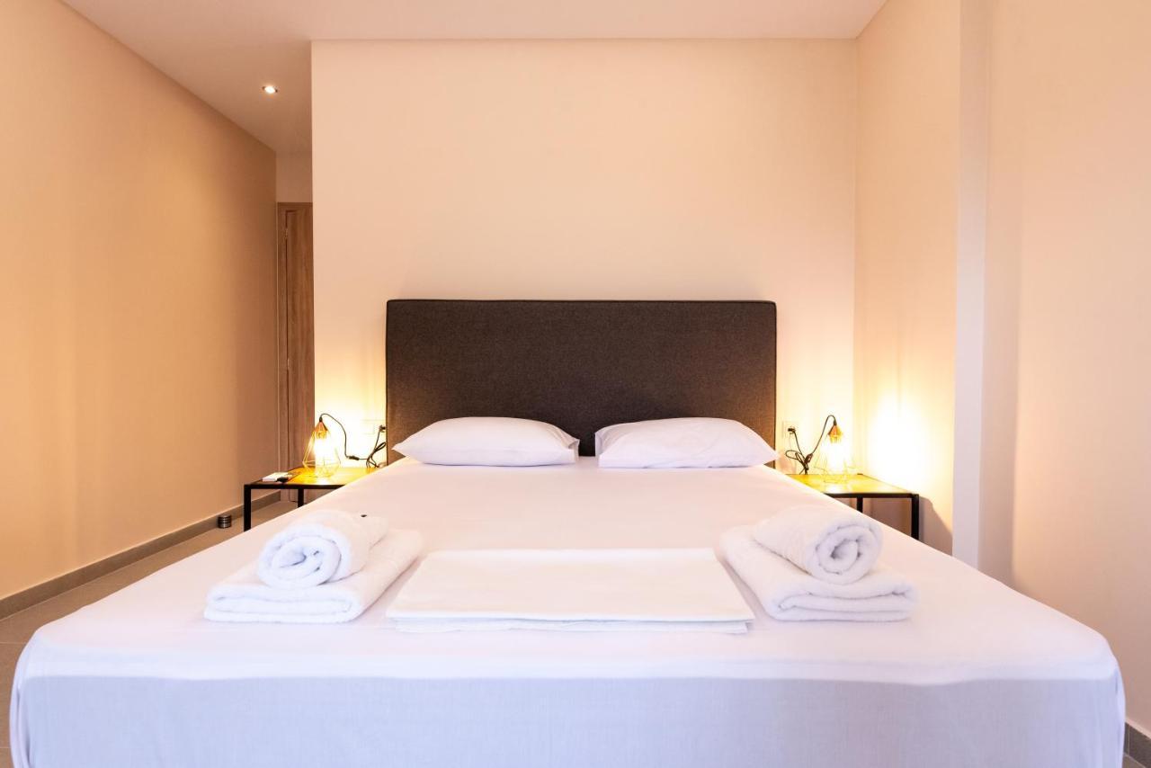Mini Suites Near Athen'S Airport Free Shuttle From And To Athen'S Airport Spáta Eksteriør bilde
