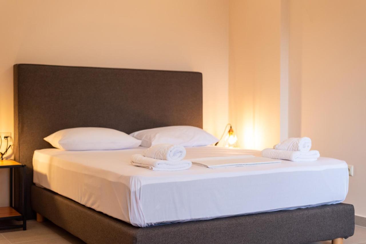 Mini Suites Near Athen'S Airport Free Shuttle From And To Athen'S Airport Spáta Eksteriør bilde