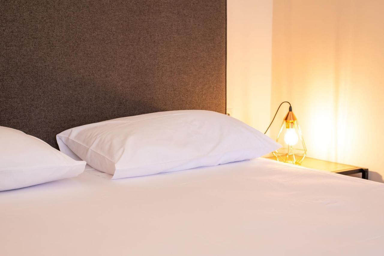 Mini Suites Near Athen'S Airport Free Shuttle From And To Athen'S Airport Spáta Eksteriør bilde
