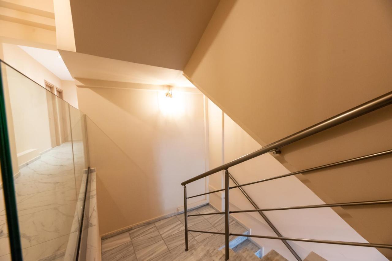Mini Suites Near Athen'S Airport Free Shuttle From And To Athen'S Airport Spáta Eksteriør bilde
