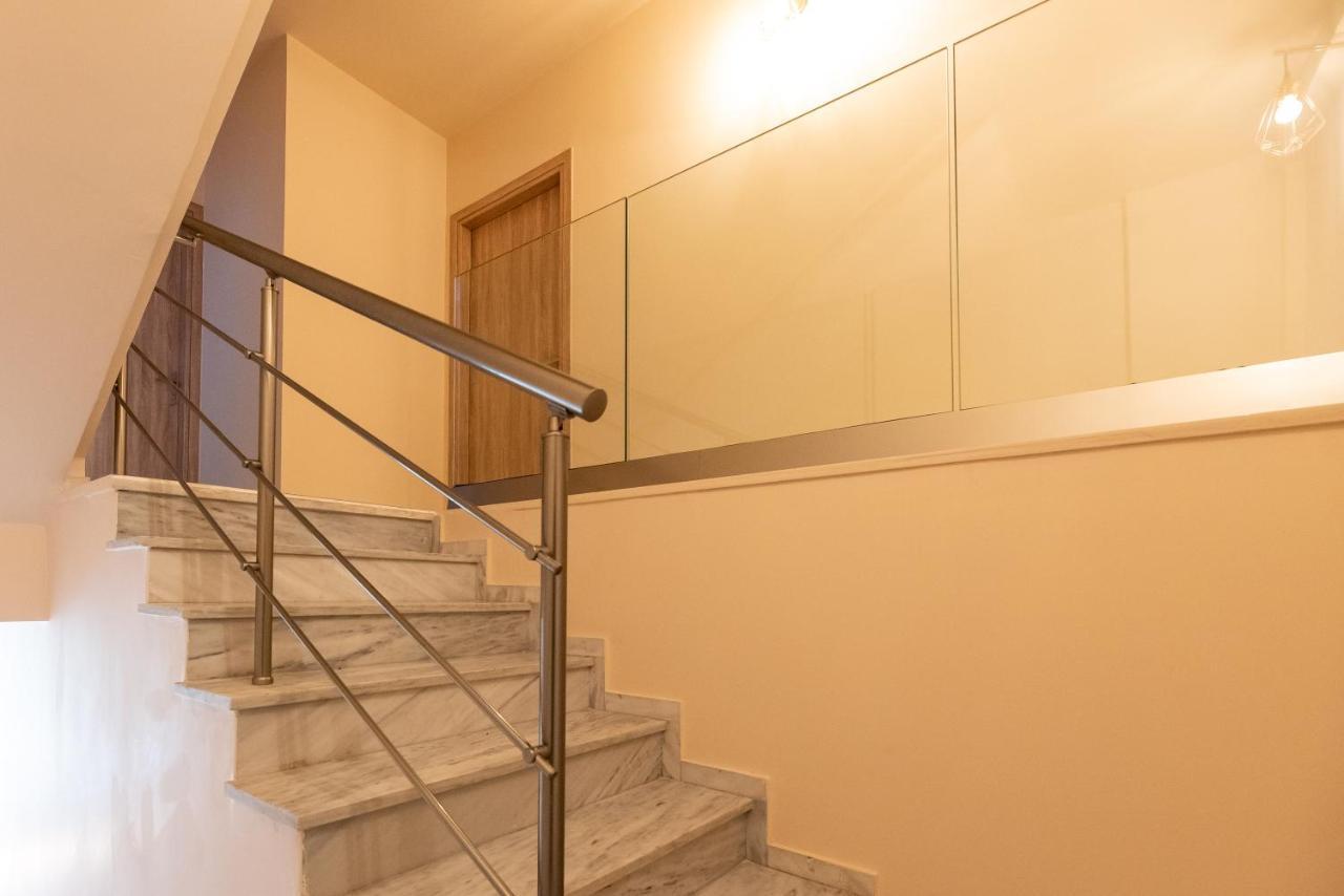 Mini Suites Near Athen'S Airport Free Shuttle From And To Athen'S Airport Spáta Eksteriør bilde